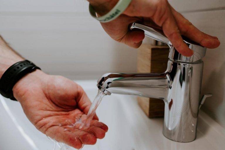 How To Fix A Leaky Single Handle Bathroom Sink Faucet