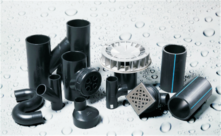 Pipa dan Fitting Sistem Drainase Air Hujan Atap Tipe Sifon